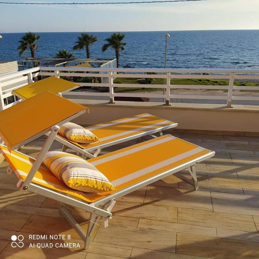 Suite In Front Of The Sea Nea Thesi Екстериор снимка